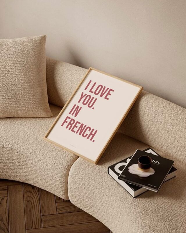 Du love dans votre intérieur ❤️
Avec notre affiche I love you in French disponible du petit au grand format pour plus d’impact 🫶
.
#iloveyou #iloveyouinfrench #affiche #poster 
#homedecoration #decoaddict #inspideco #decorationinterieur #interiordecor #etsyfinds #decorationmurale #homedeco #decohome #amenagementmaison #decouvertecreateurs